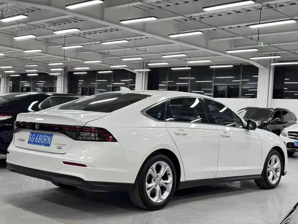 Honda Accord — фото 9