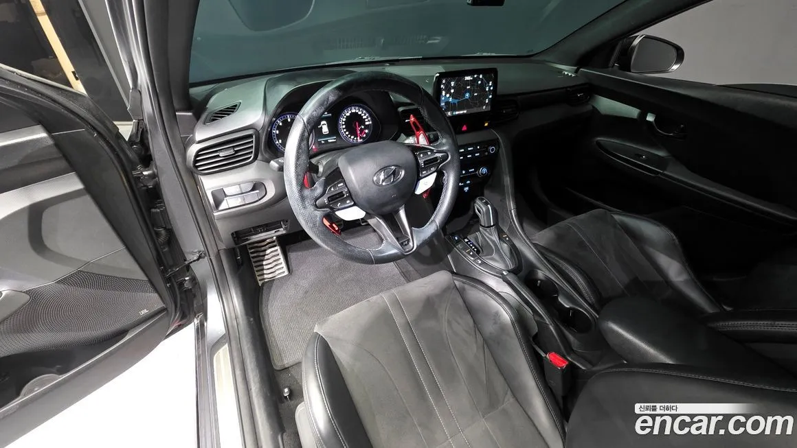 Hyundai Veloster — фото 7