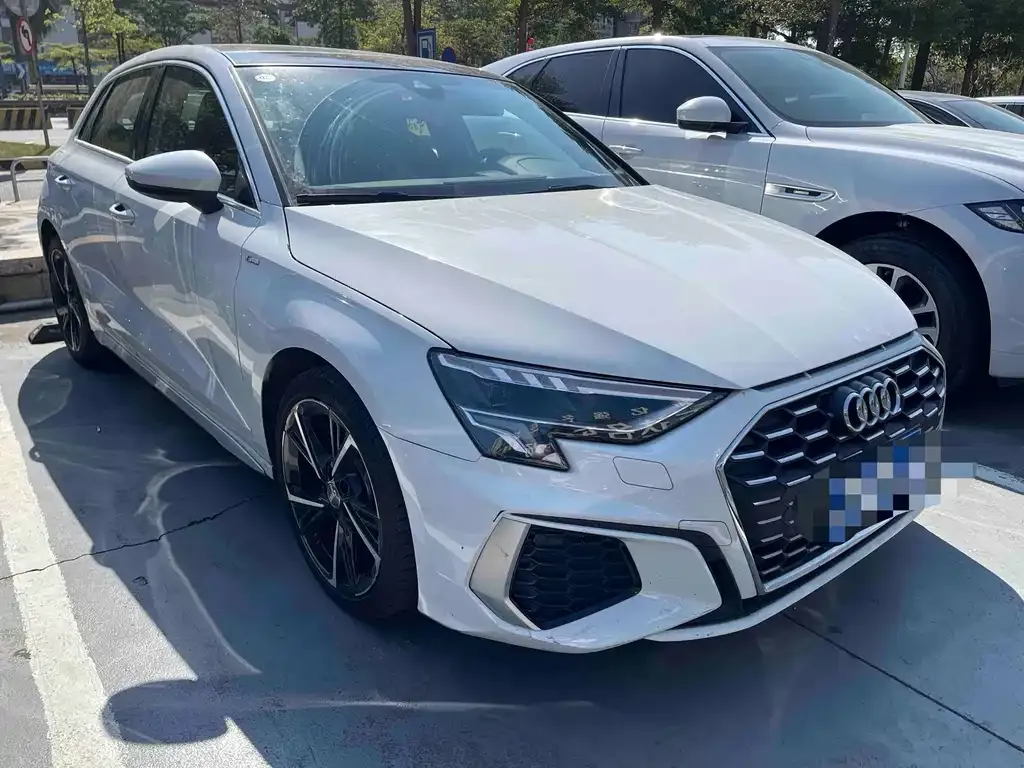 Audi A3 — фото 1