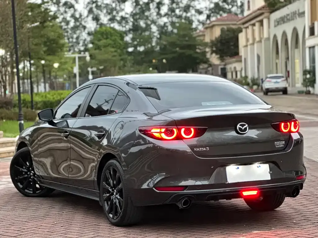 Mazda 3 Axela — фото 4