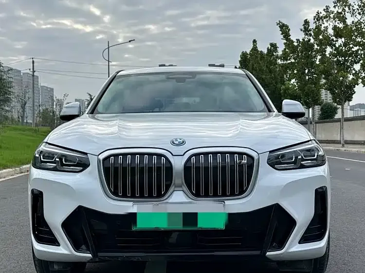 BMW iX3 — фото 1