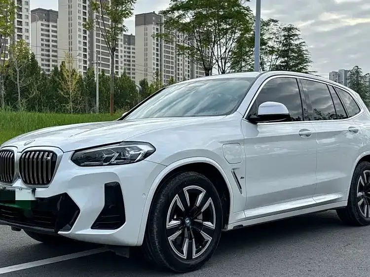 BMW iX3 — фото 3