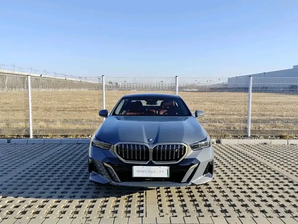 BMW i5 — фото 2