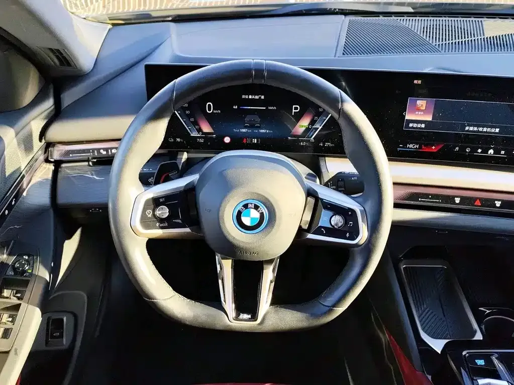 BMW i5 — фото 9
