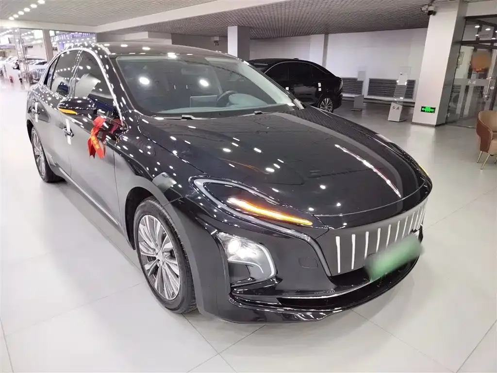 Hongqi E-QM5 — фото 4