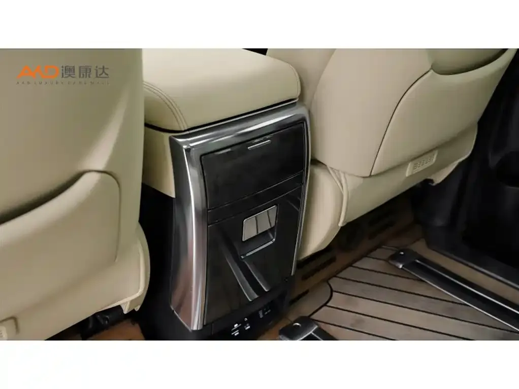 Toyota Vellfire — фото 10