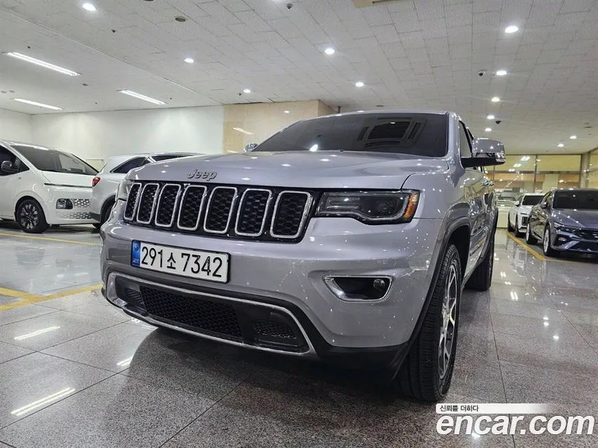 Jeep Cherokee — фото 1