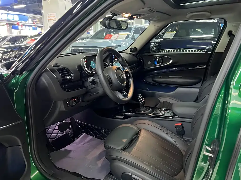 MINI Clubman — фото 7