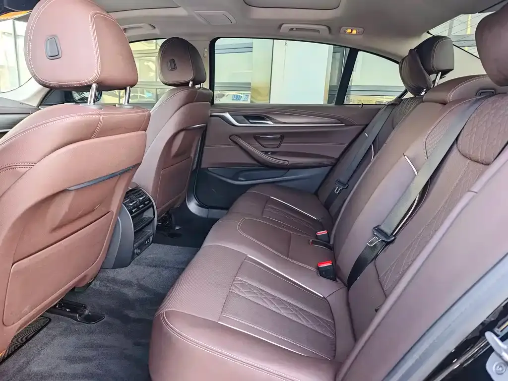 BMW 5 Series New Energy — фото 10