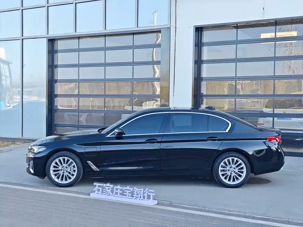 BMW 5 Series New Energy — фото 5