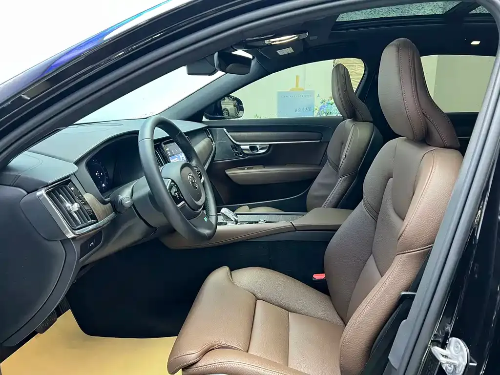 Volvo S90 — фото 6