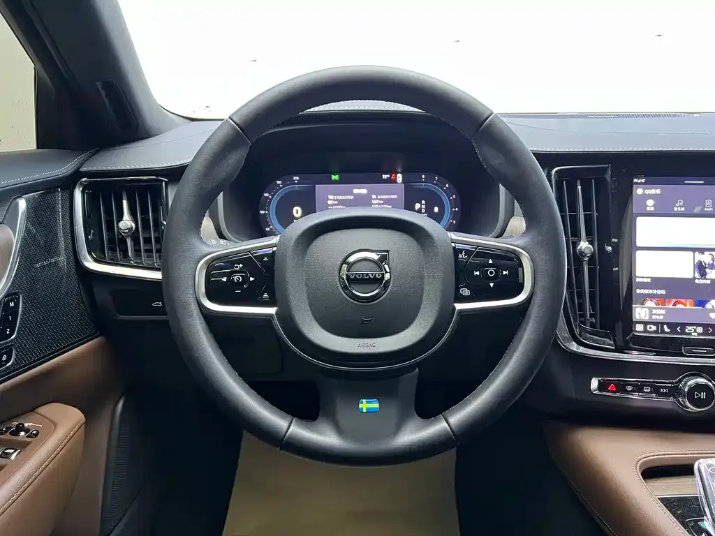 Volvo S90 — фото 8