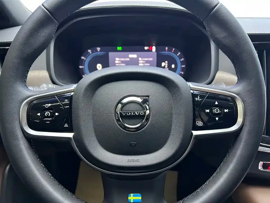 Volvo S90 — фото 9