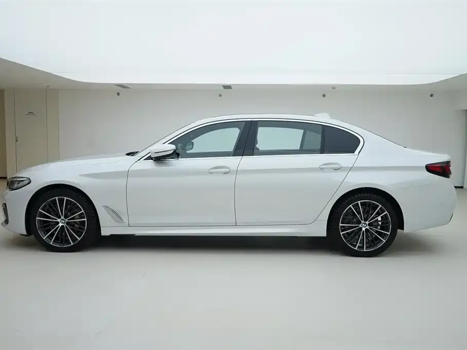 BMW 5 Series — фото 3