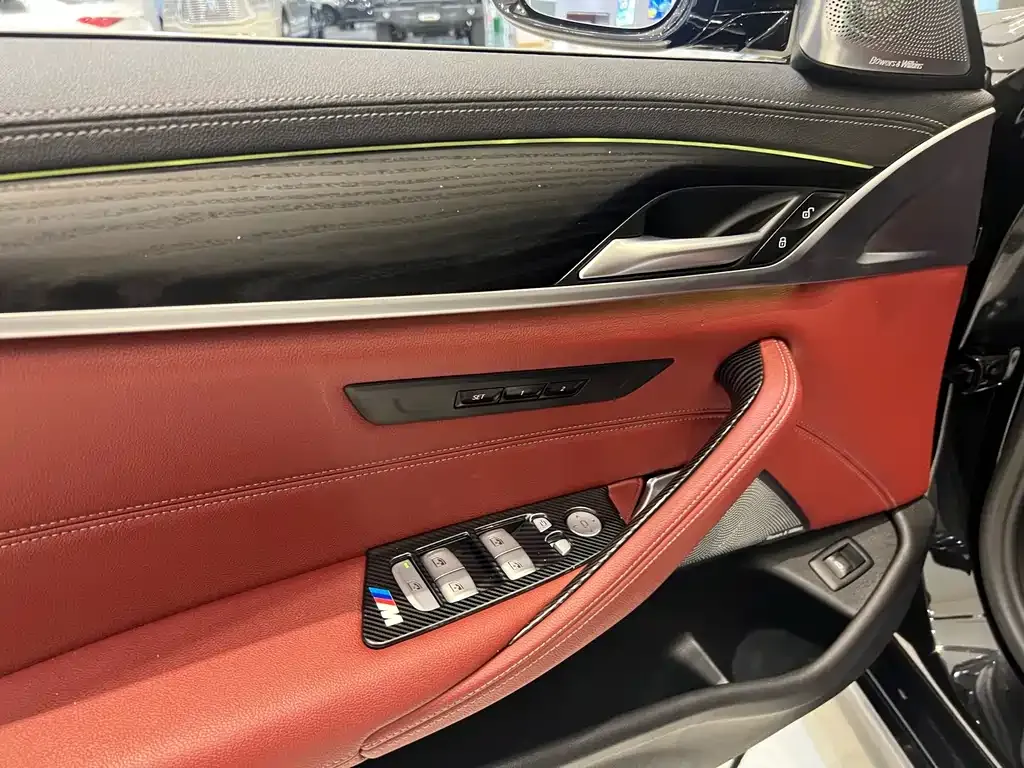 BMW 5 Series — фото 10