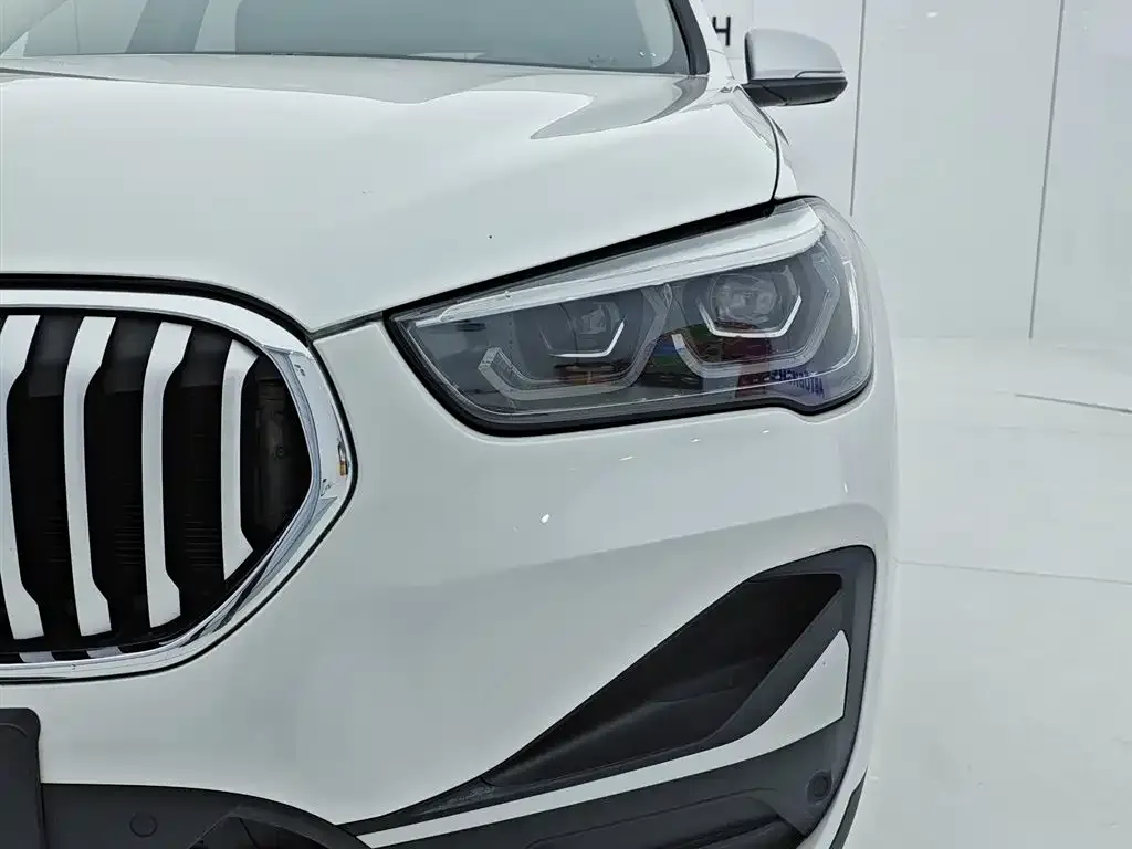 BMW X1 — фото 9