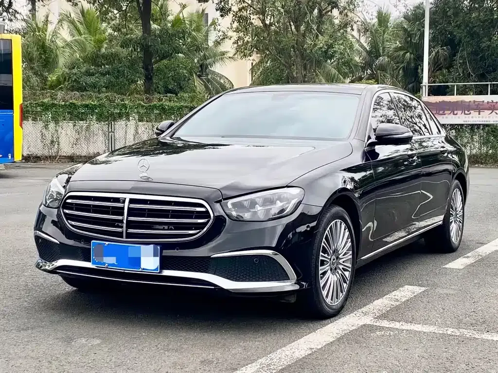 Mercedes-Benz E-Class — фото 10