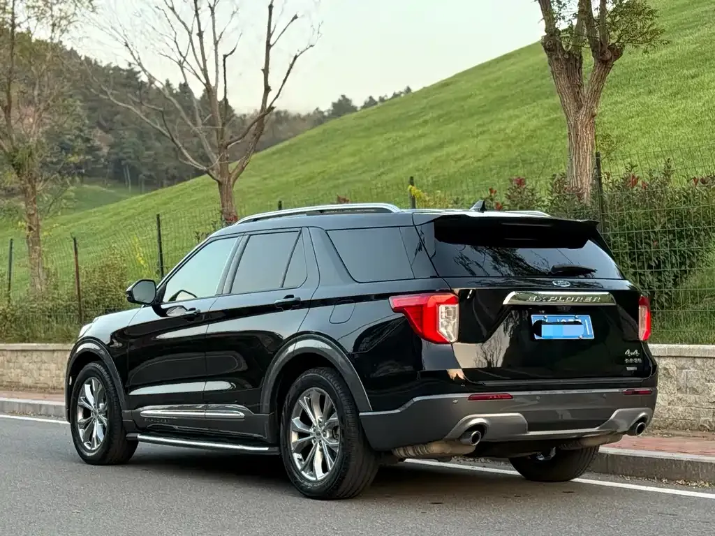 Ford Explorer — фото 4