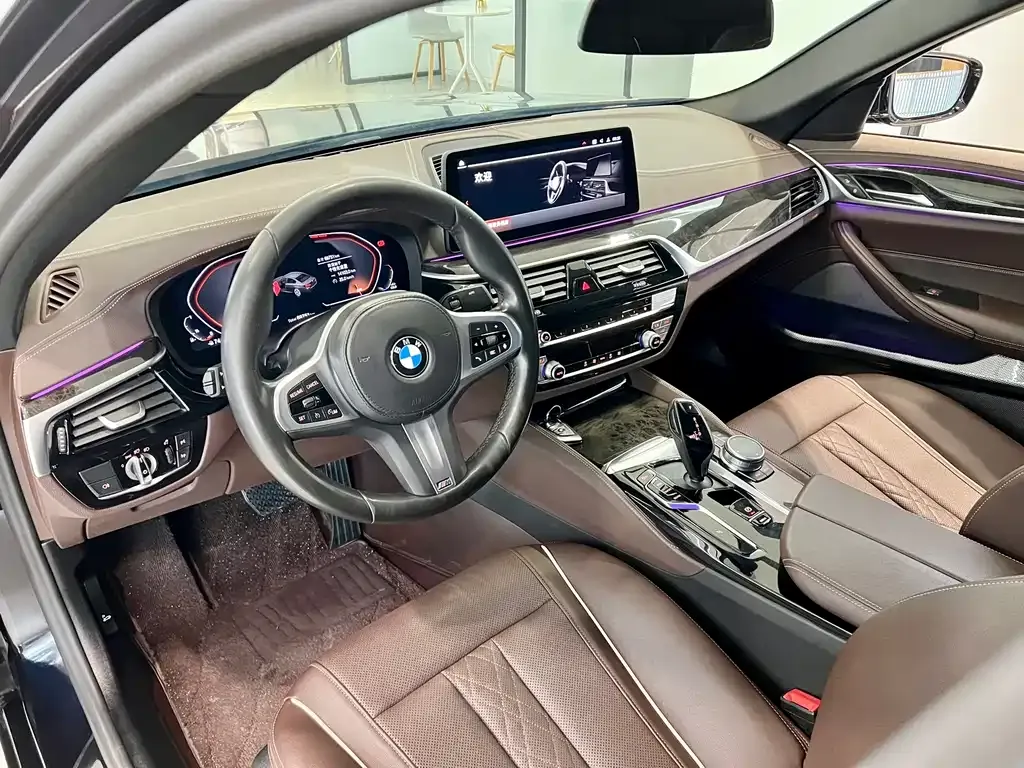 BMW 5 Series — фото 10