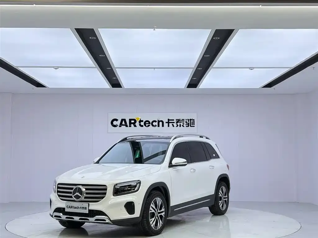 Mercedes-Benz GLB — фото 1