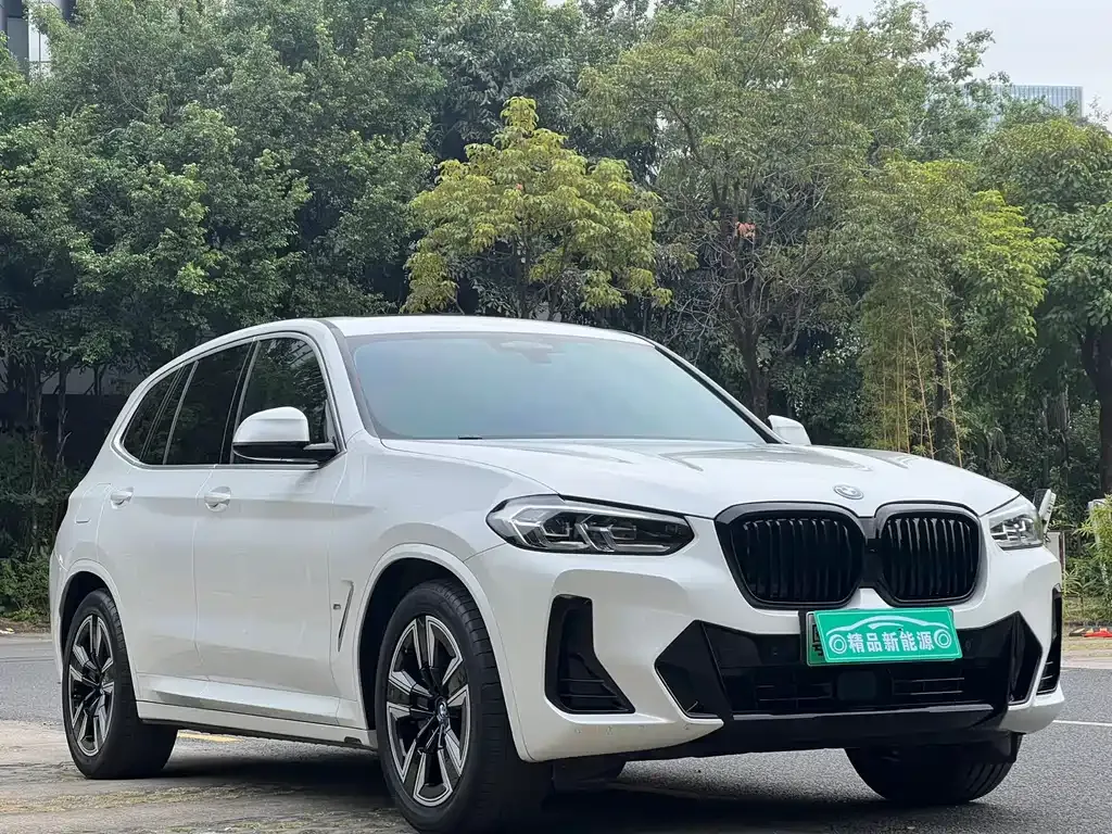 BMW iX3 — фото 3