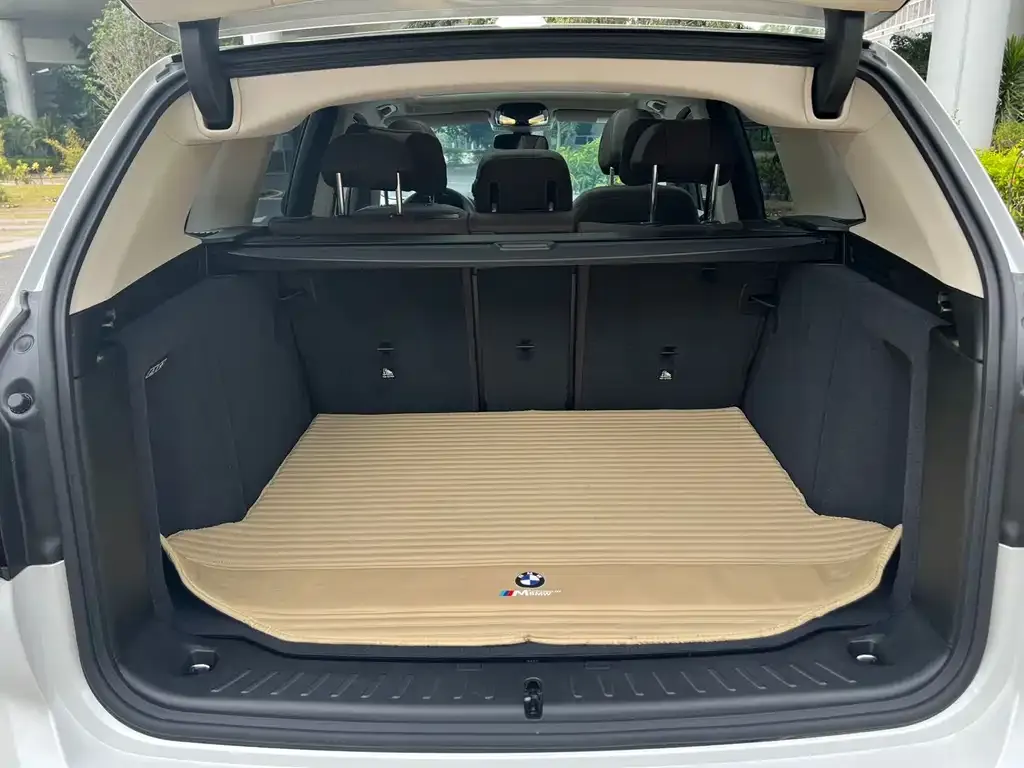 BMW iX3 — фото 9