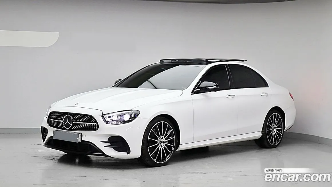 Mercedes-Benz E-Class — фото 1