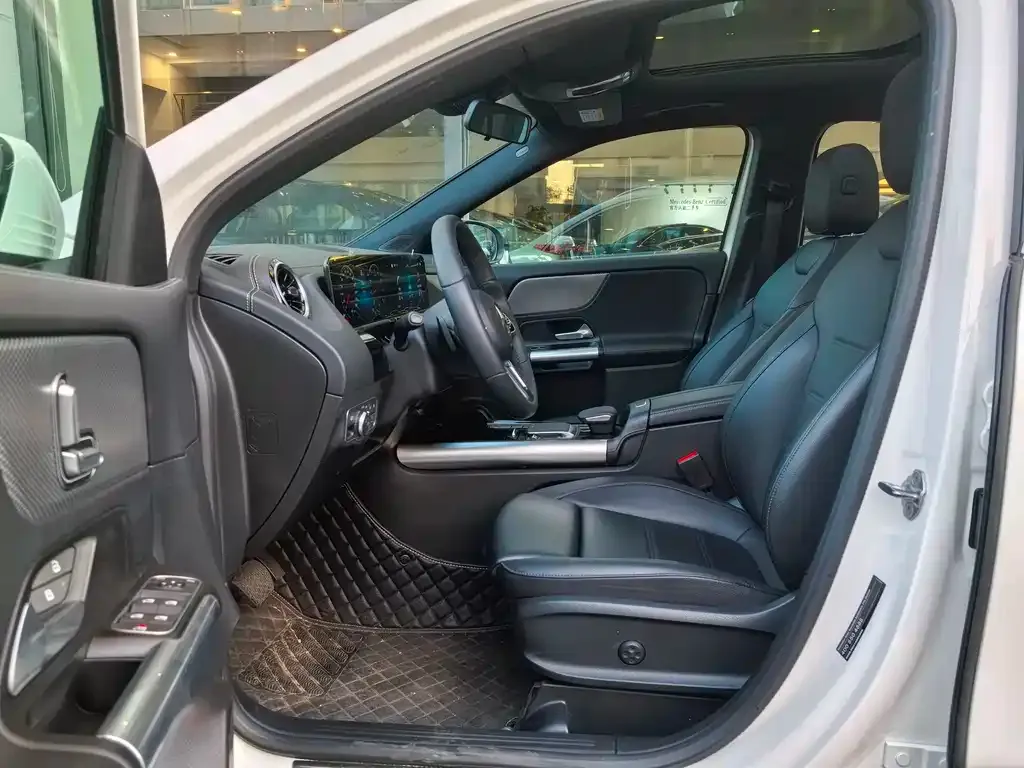 Mercedes-Benz GLA — фото 10