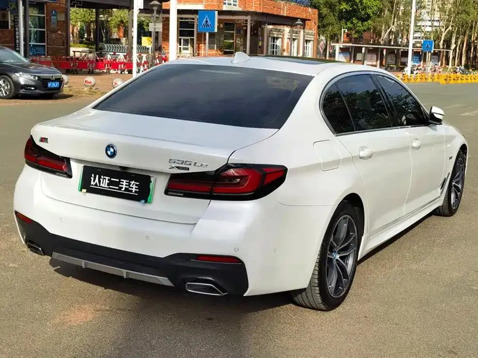 BMW 5 Series New Energy — фото 7
