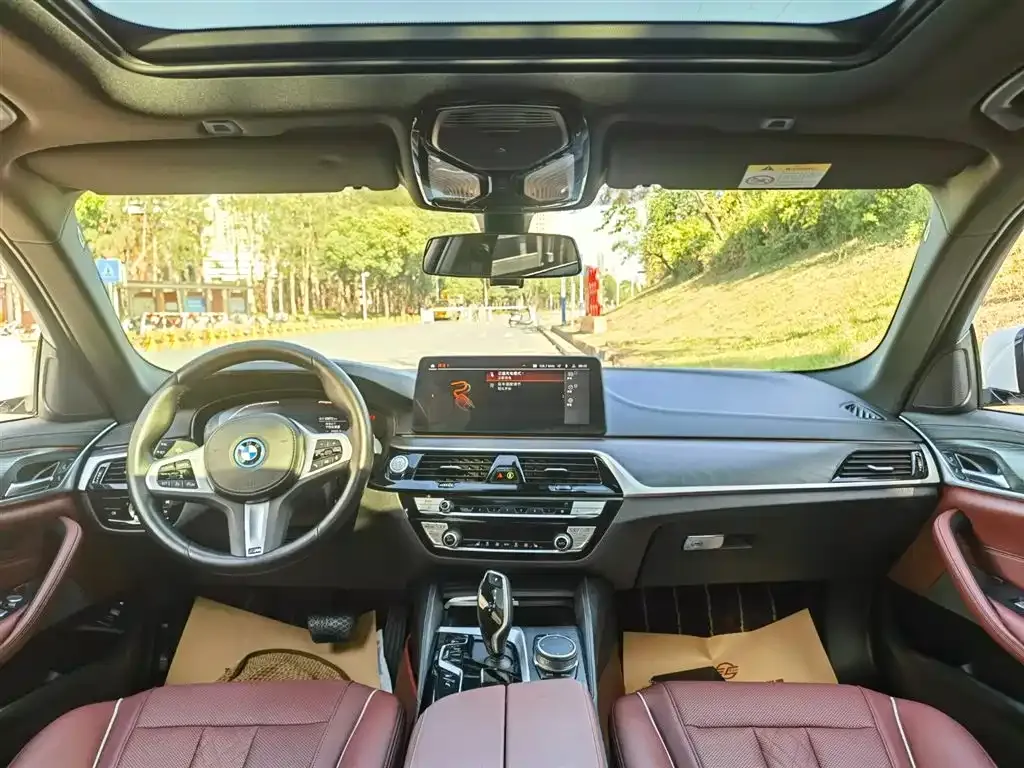 BMW 5 Series New Energy — фото 8