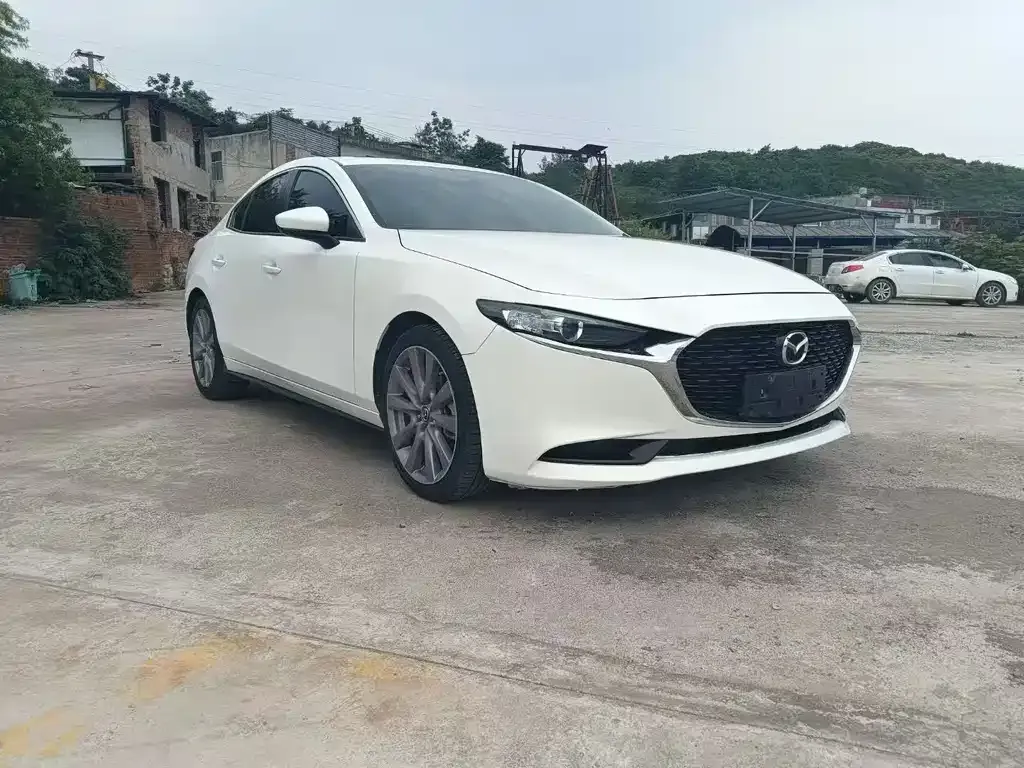 Mazda 3 Axela — фото 1