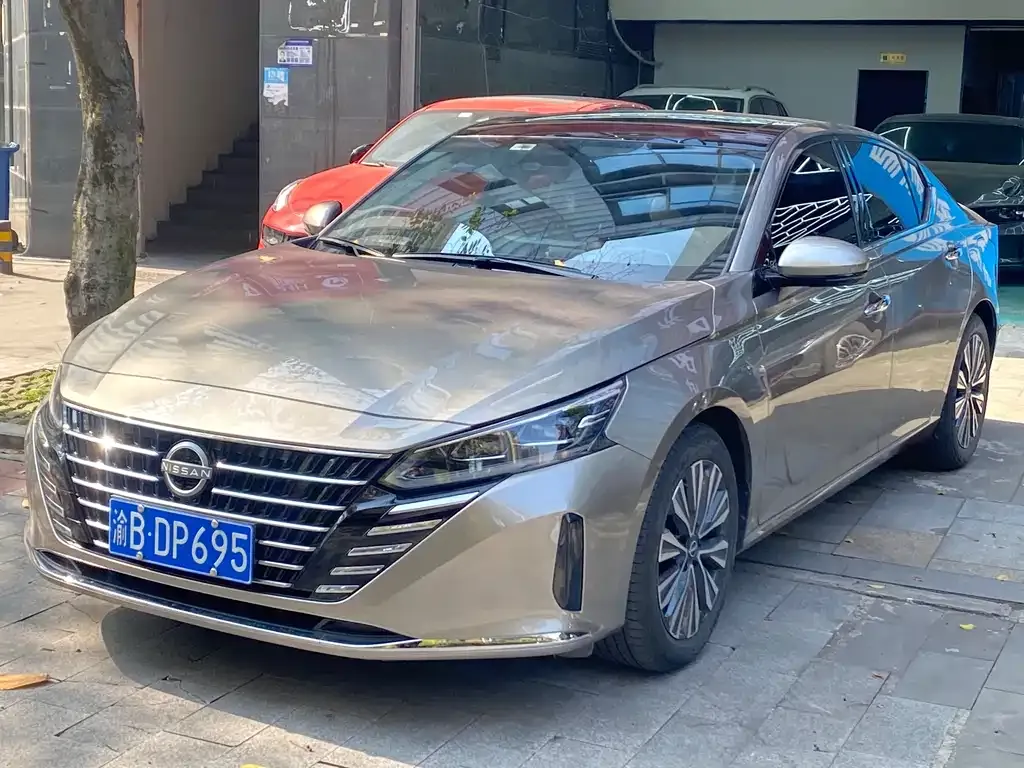 Nissan Teana — фото 1