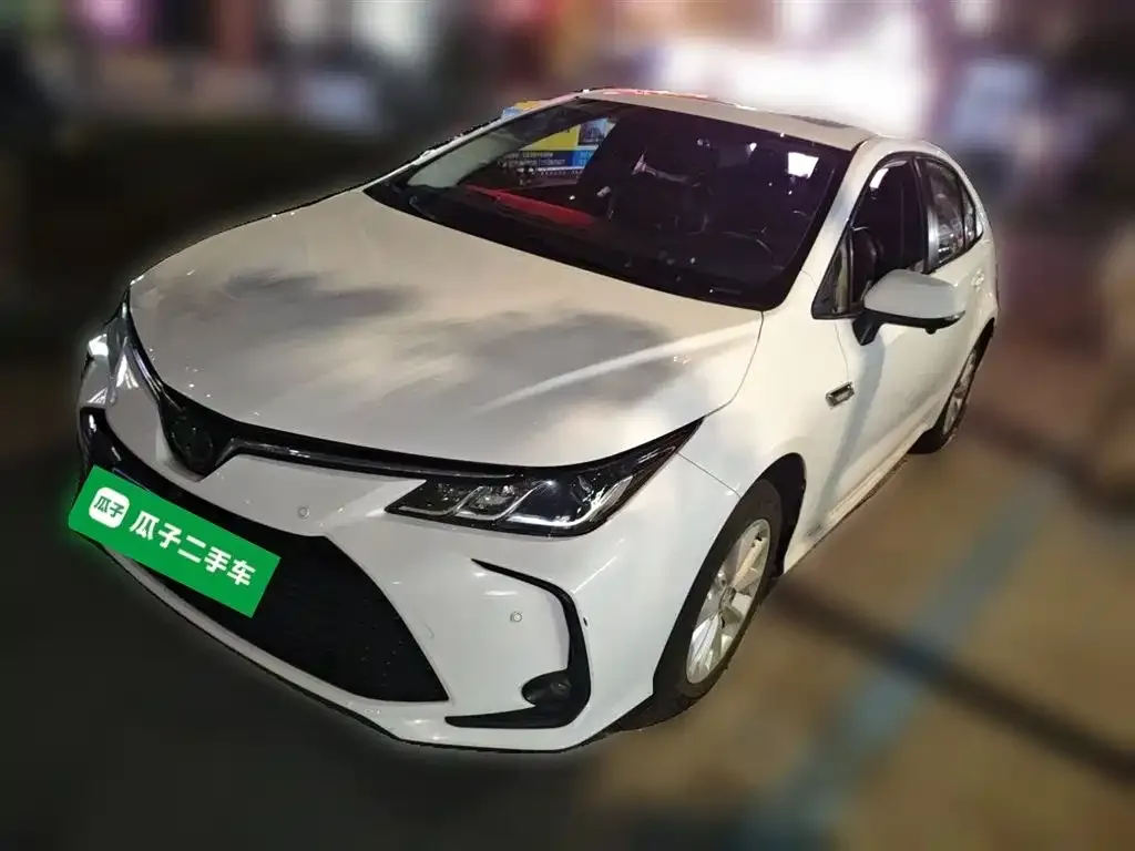 Toyota Corolla — фото 1
