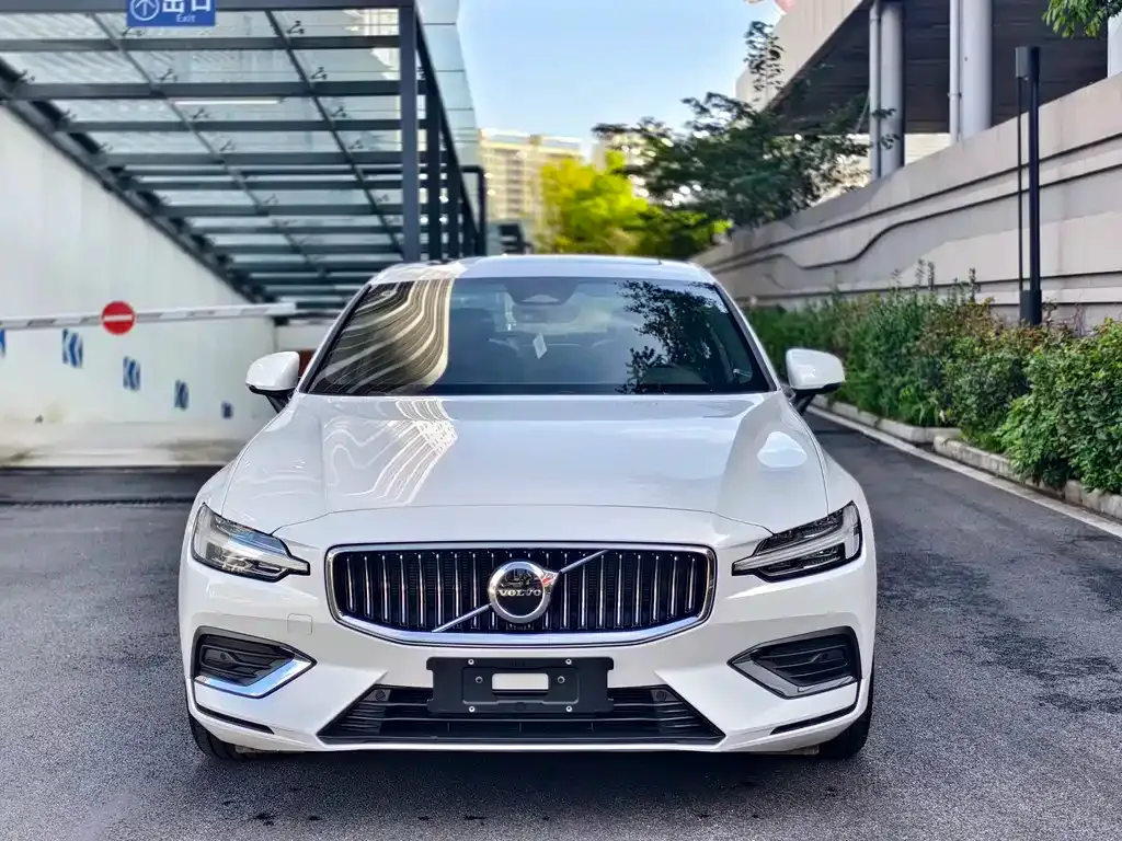 Volvo S60 — фото 2