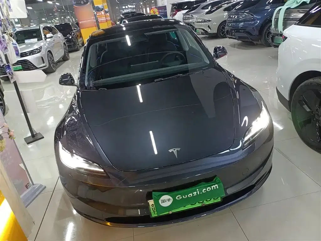 Tesla Model 3 — фото 4