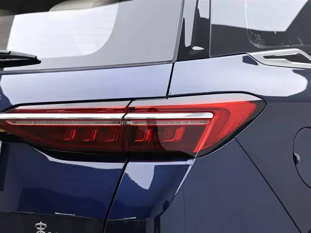 BYD MAX New Energy — фото 7