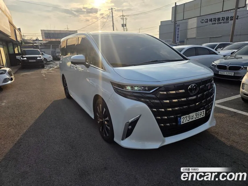 Toyota Alphard — фото 2