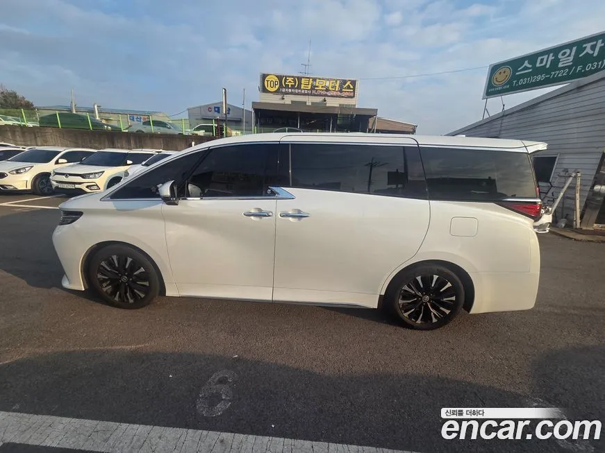 Toyota Alphard — фото 3