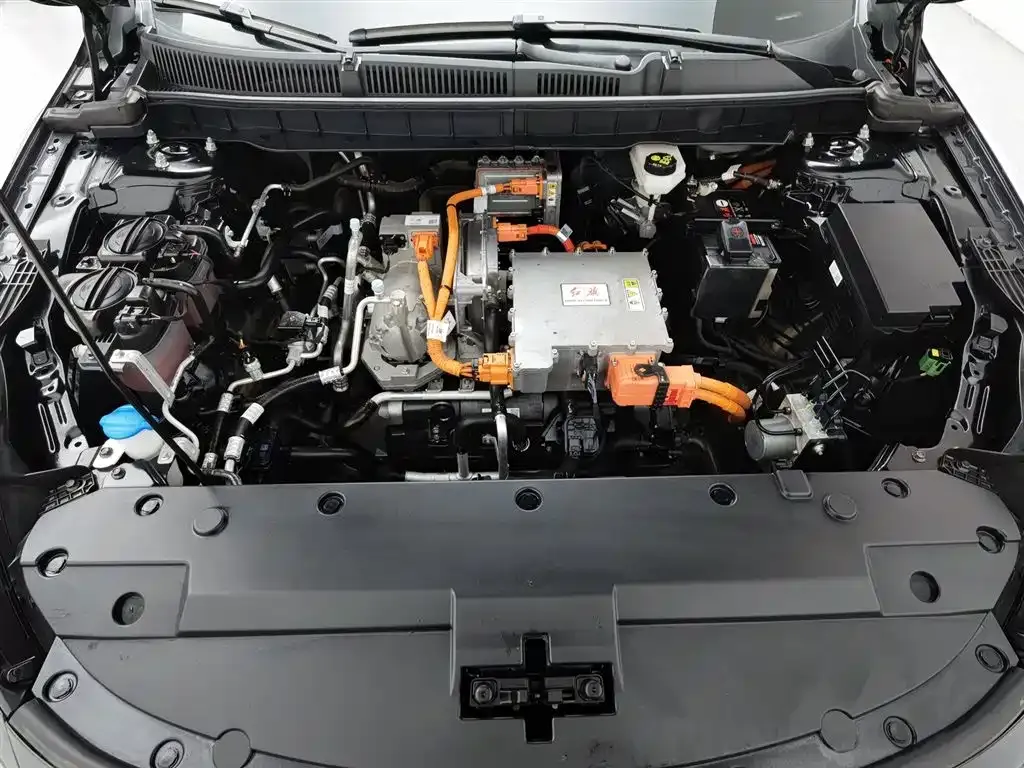 Hongqi E-QM5 — фото 6