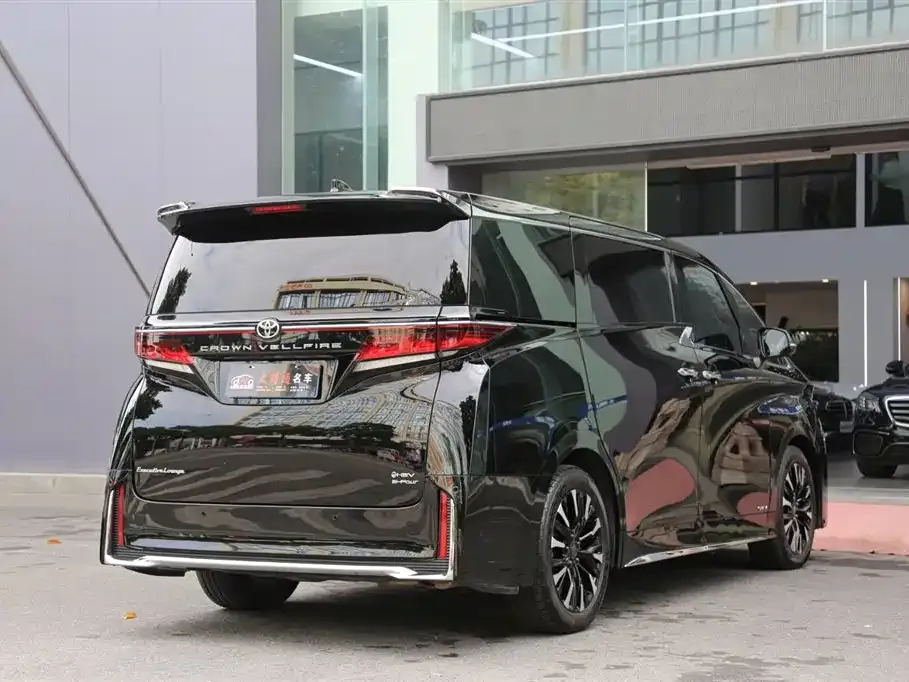 Toyota Vellfire — фото 3