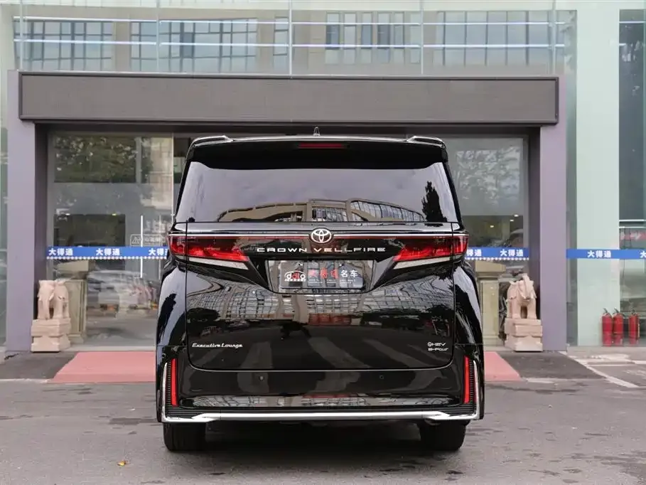 Toyota Vellfire — фото 4