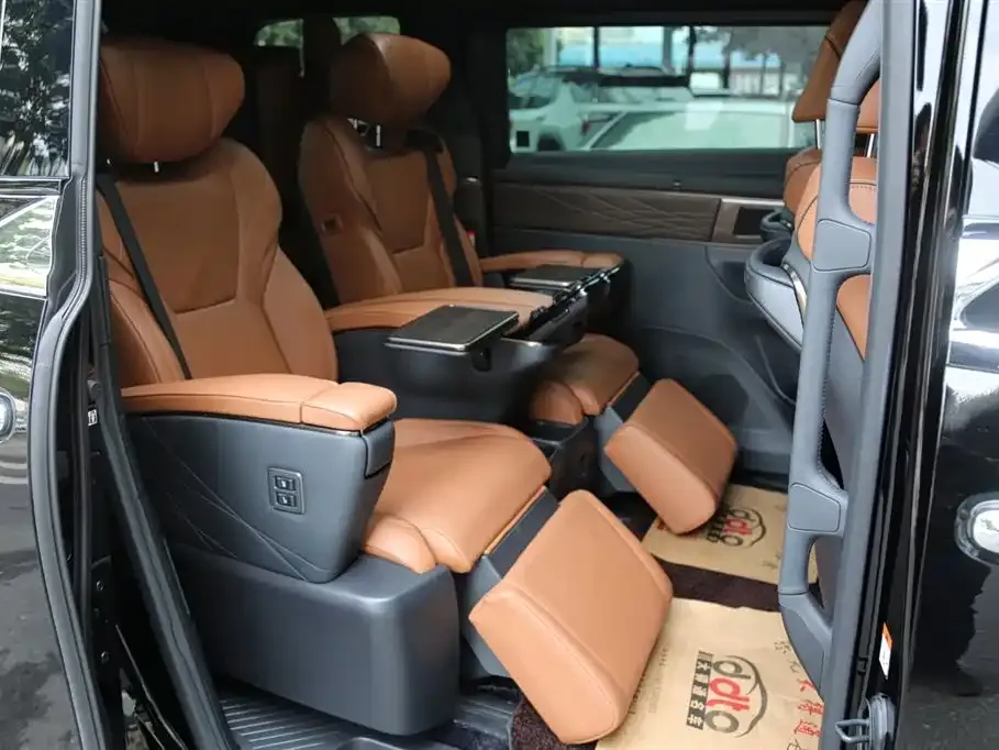 Toyota Vellfire — фото 7