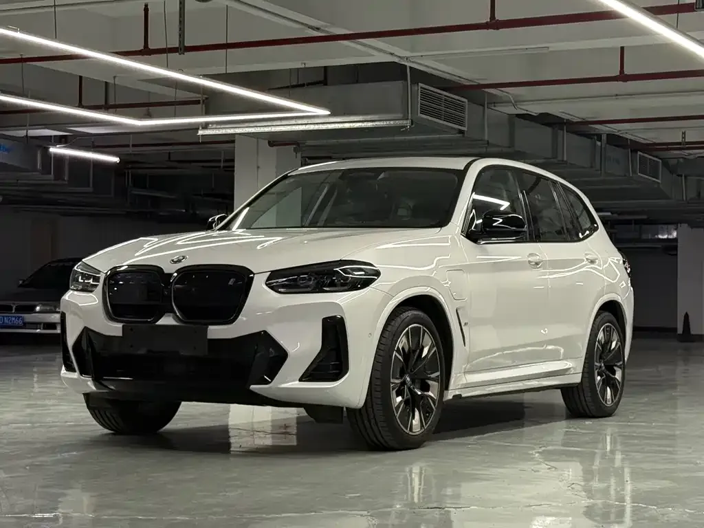 BMW iX3 — фото 1