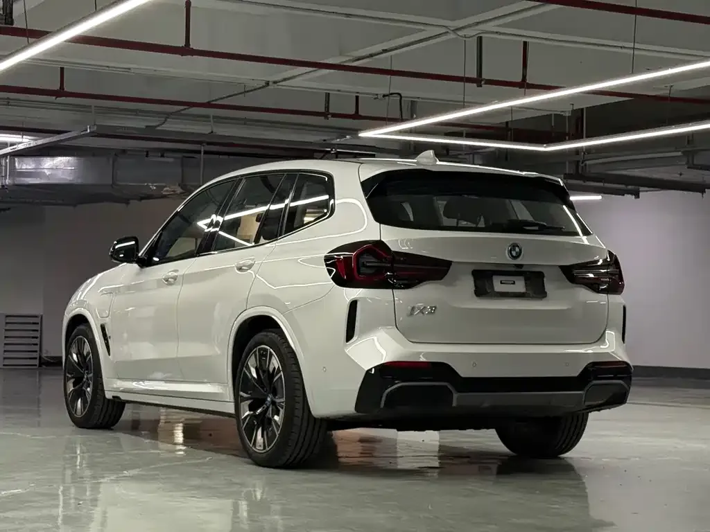 BMW iX3 — фото 4
