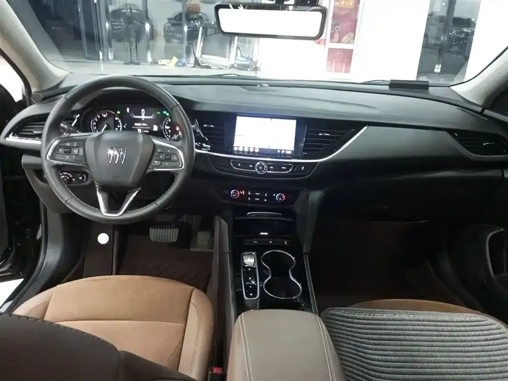 Buick Regal — фото 10