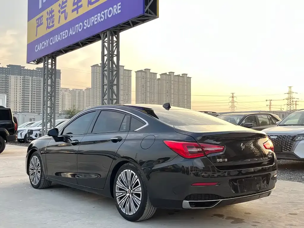 Hongqi H5 — фото 4