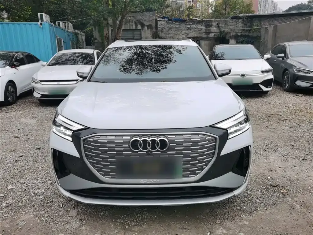 Audi Q4 e-tron — фото 3