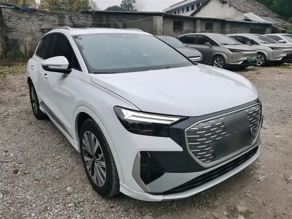 Audi Q4 e-tron — фото 4