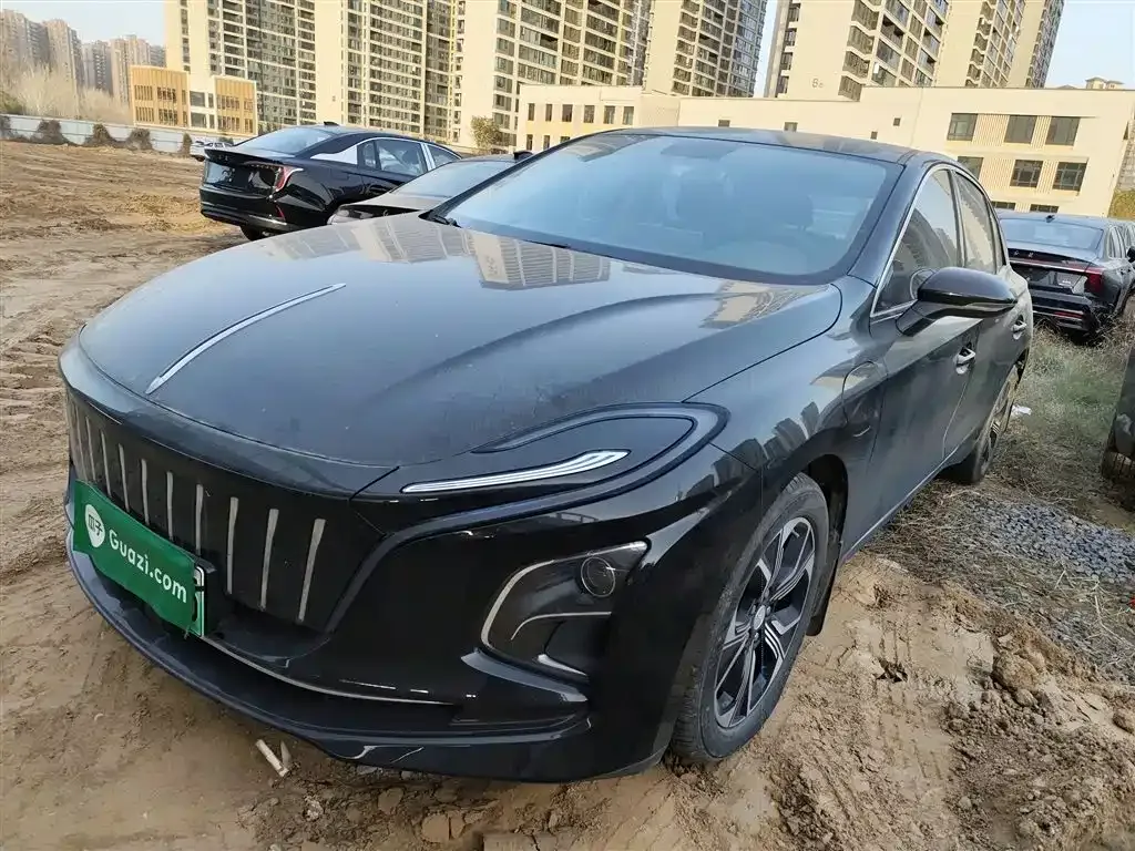Hongqi E-QM5 — фото 1