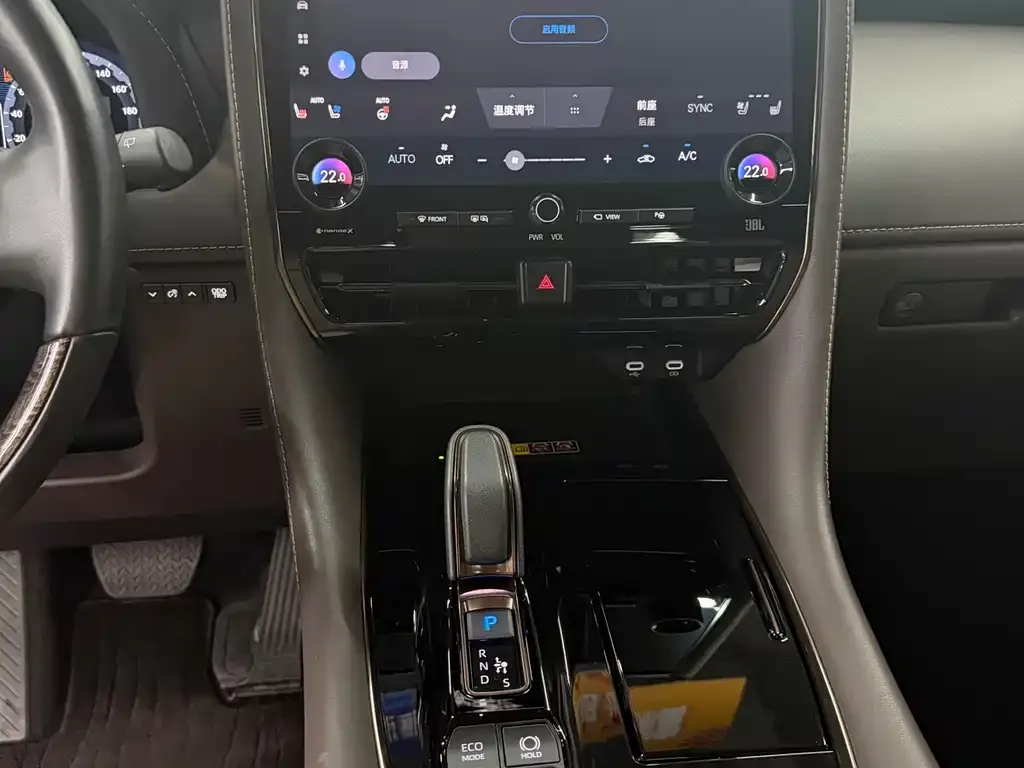 Toyota Vellfire — фото 9